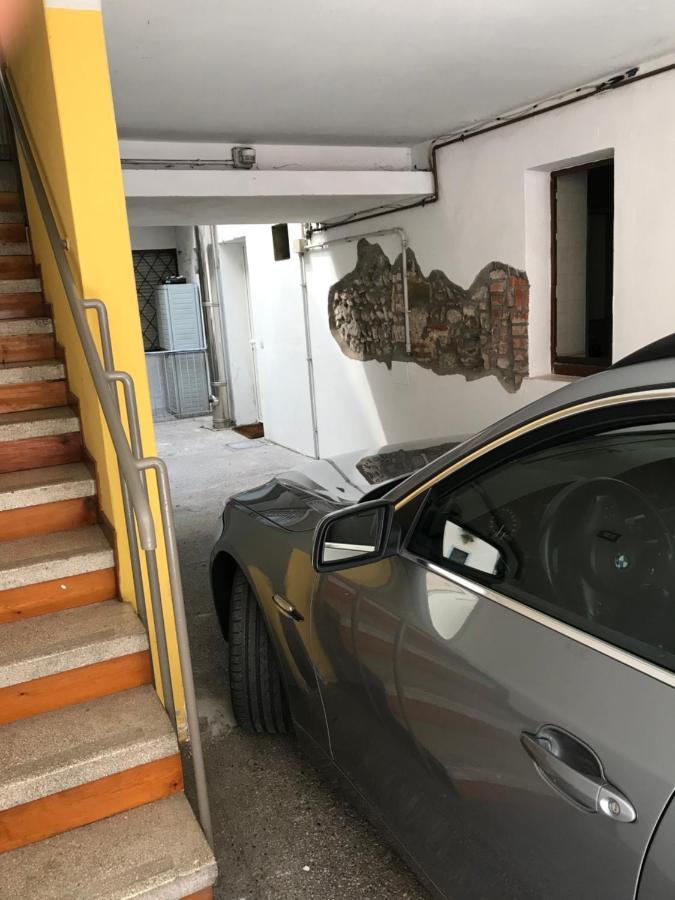Che Piacere! In Centro Col Posto Auto Apartment *