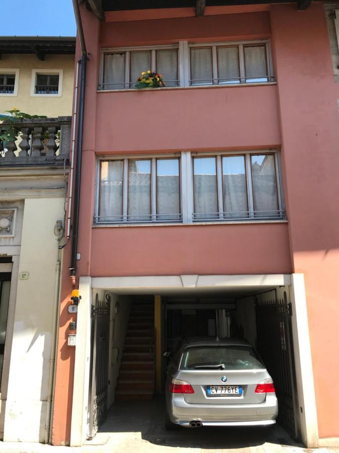 Che Piacere! In Centro Col Posto Auto Apartment